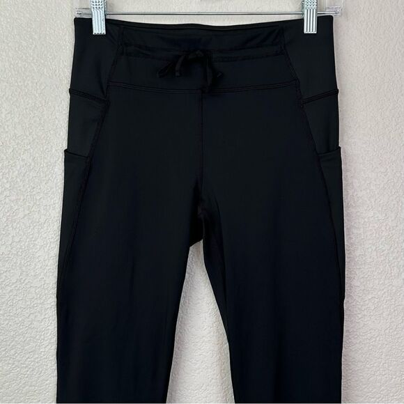 Fabletics Ultracool Black Shine Panel 7/8 Athletic Leggings - Picture 4 of 12